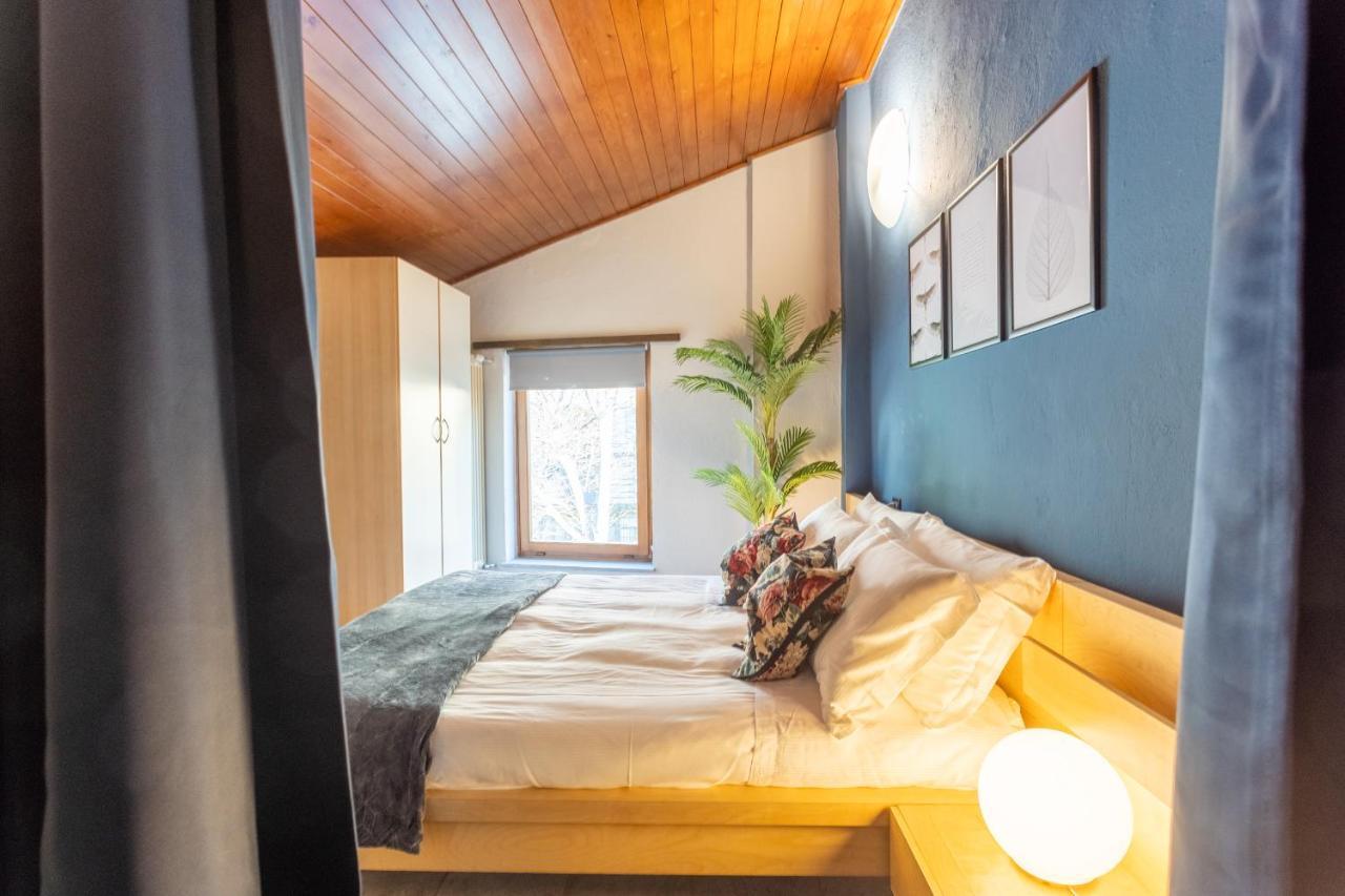 Blue Attic - Historical Como City Center By Rent All Como Exterior photo