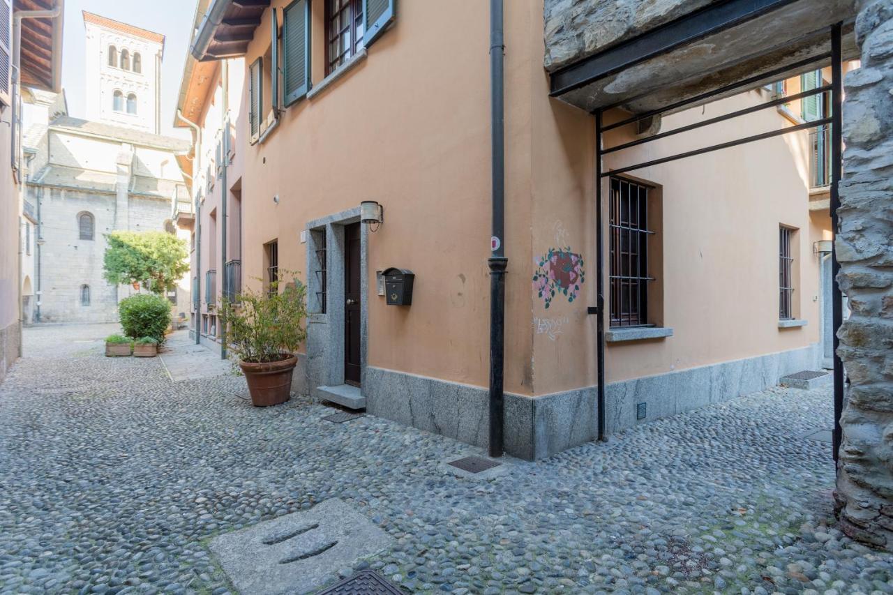 Blue Attic - Historical Como City Center By Rent All Como Exterior photo